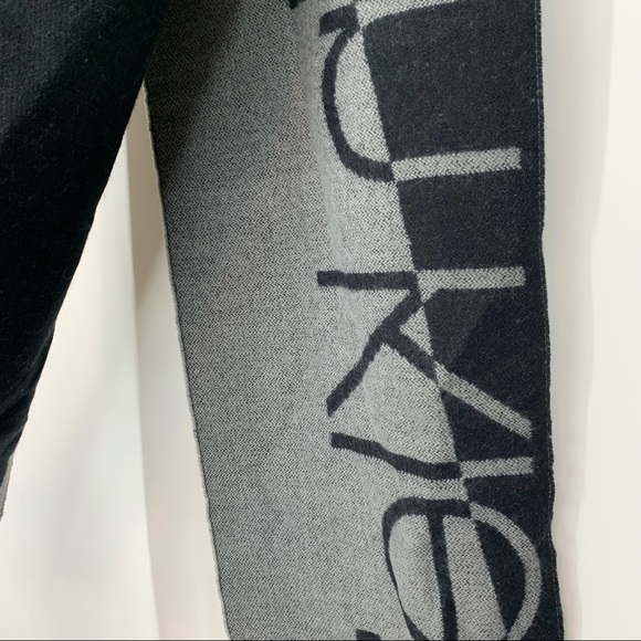 Calvin Klein Black & Gray Color Block Spellout Tassel Fringe Knit Scarf New Nwt - Picture 8 of 14